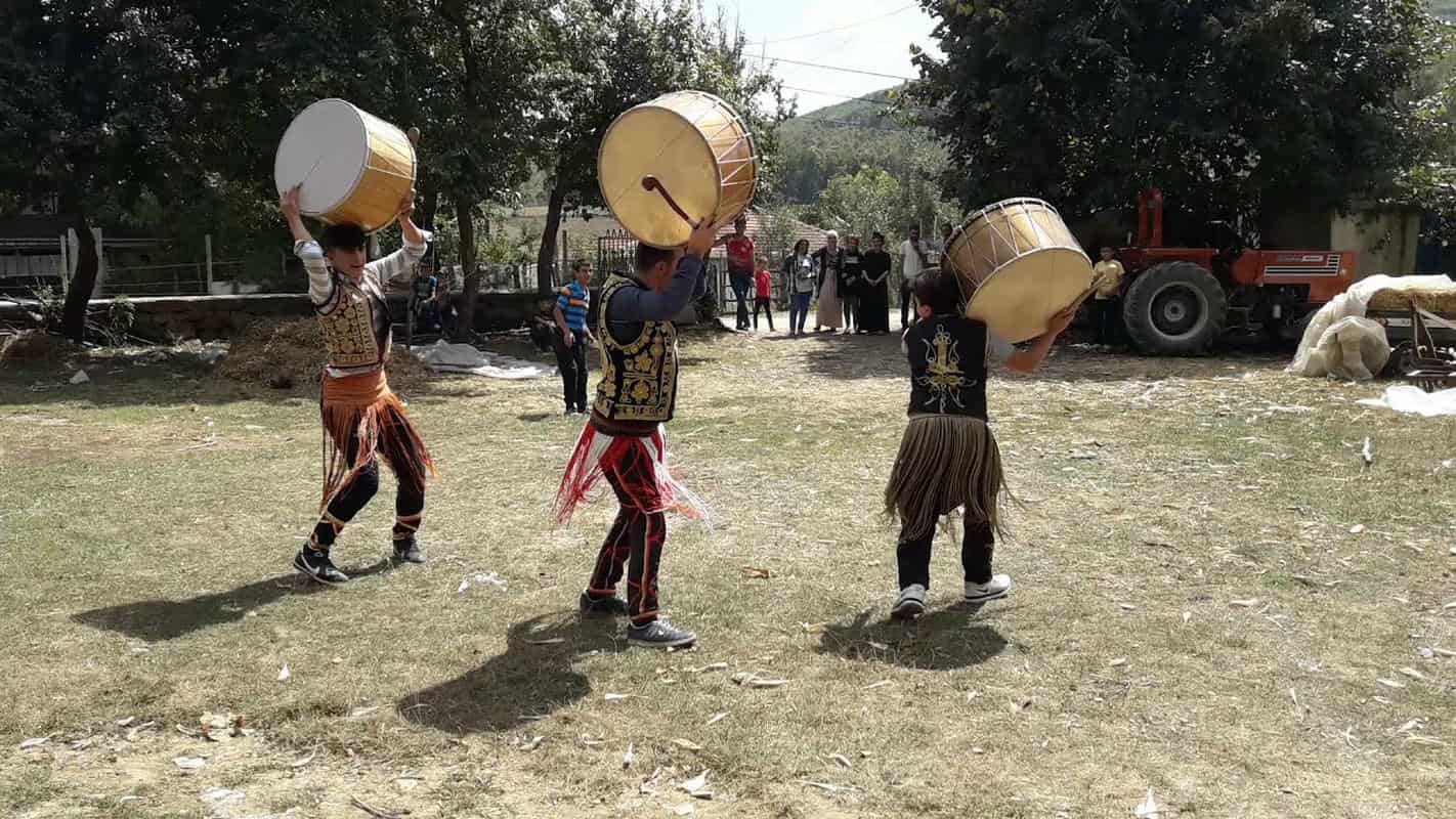 Kına gecesine özel ritim ve gösteri