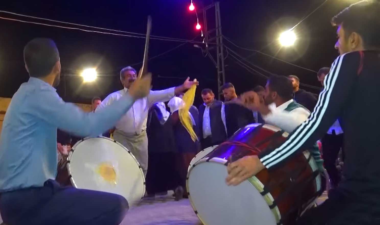 3. Canlı Performans Sunulur